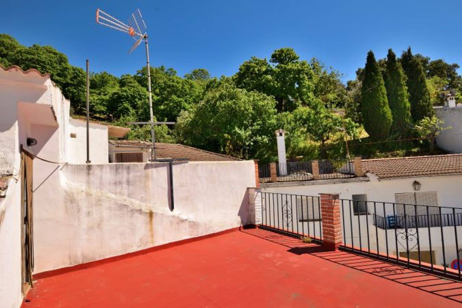 3 sypialnia Dom na sprzedaż w Parauta z garażem - 150 000 € (Ref: 9002822)