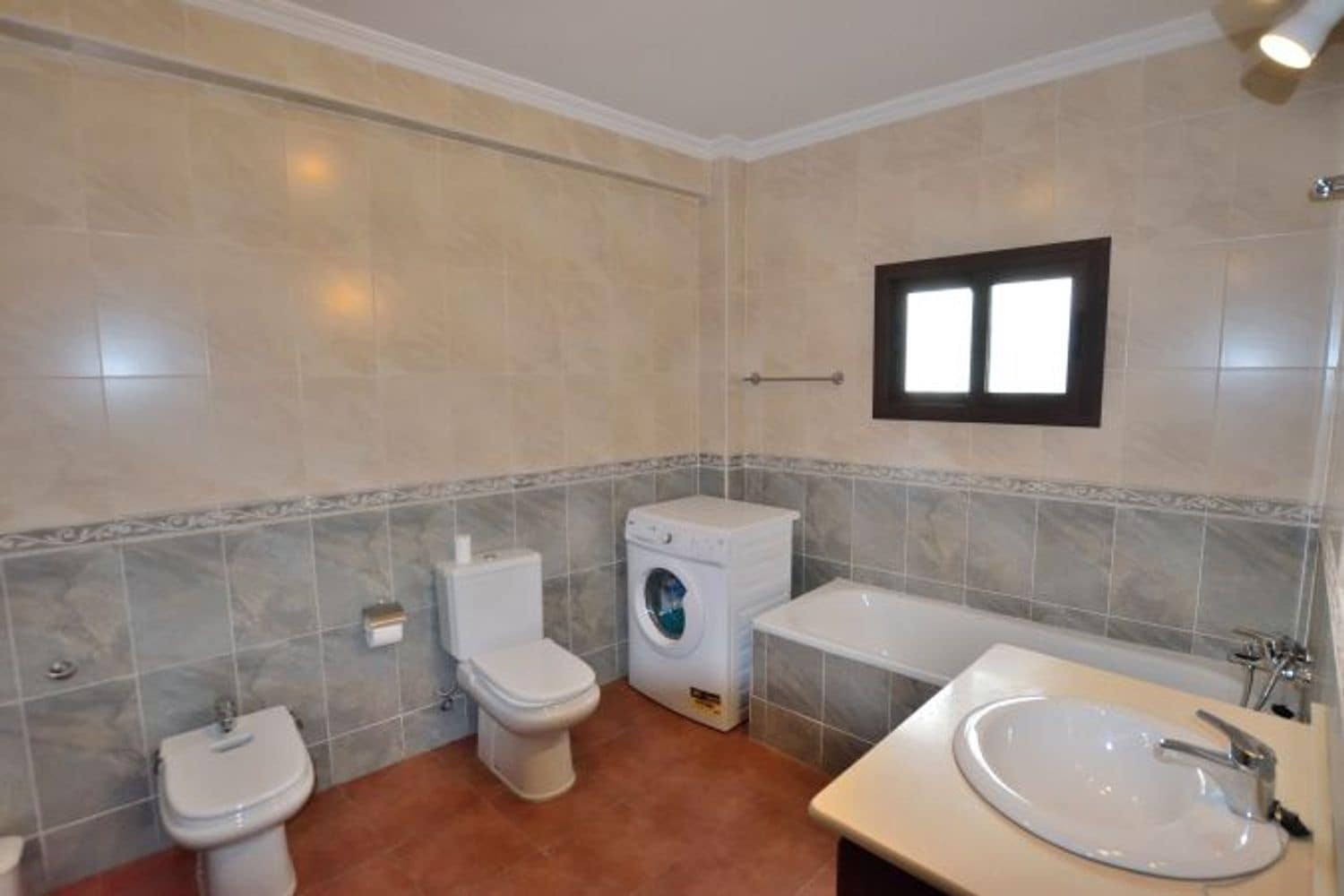 3 sypialnia Dom na sprzedaż w Parauta z garażem - 150 000 € (Ref: 9002822)