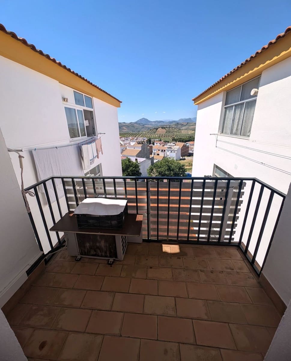 4 soveværelse Lejlighed til salg i Olvera med garage - € 98.000 (Ref: 9016742)