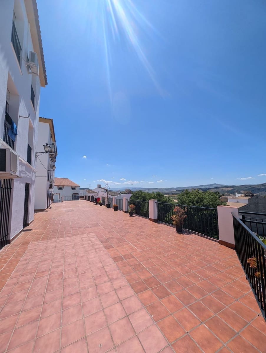 4 soveværelse Lejlighed til salg i Olvera med garage - € 98.000 (Ref: 9016742)