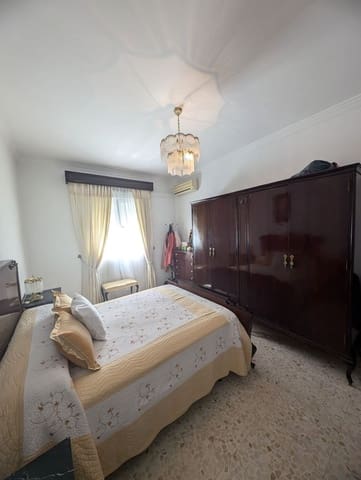 4 slaapkamer Appartement te koop in Olvera met garage - € 98.000 (Ref: 9016742)