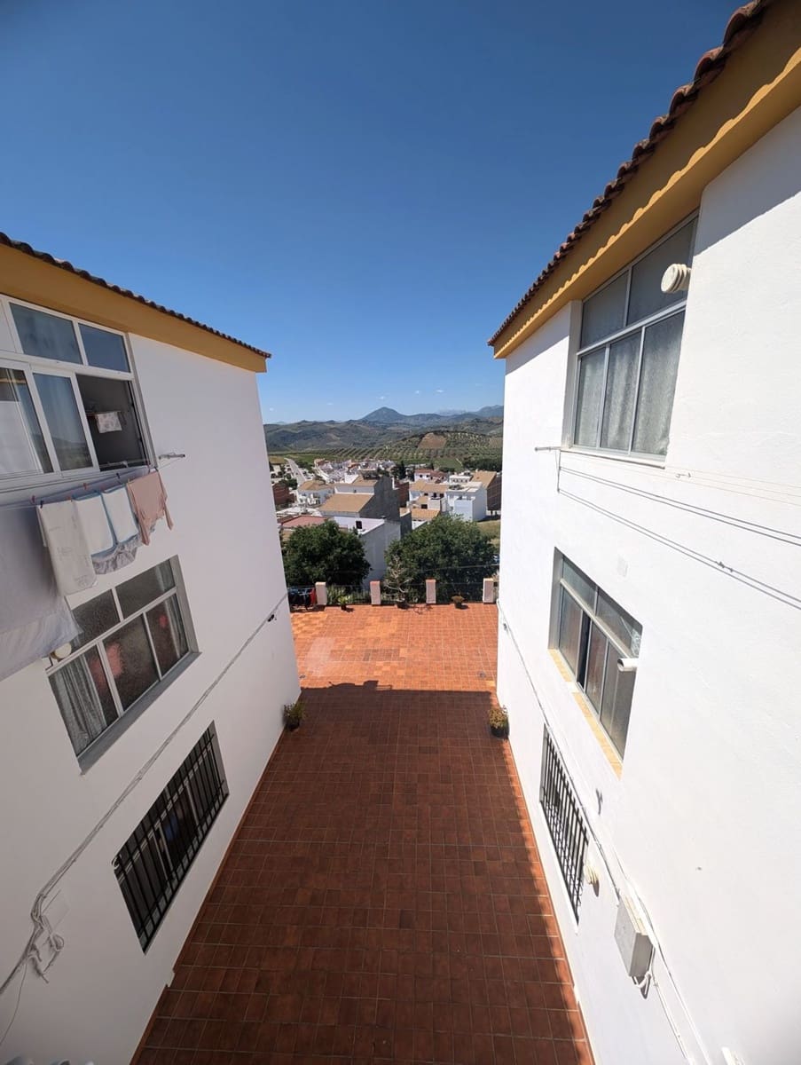 4 soveværelse Lejlighed til salg i Olvera med garage - € 98.000 (Ref: 9016742)