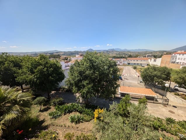 4 slaapkamer Appartement te koop in Olvera met garage - € 98.000 (Ref: 9016742)