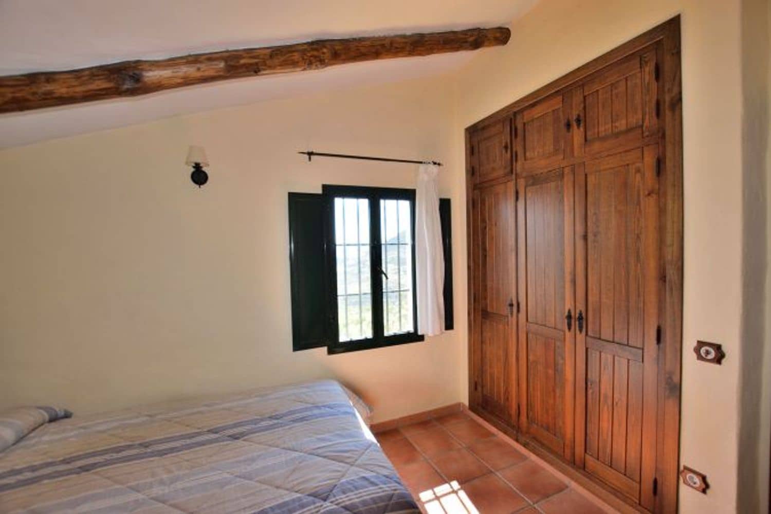 5 soveværelse Finca/Landehus til salg i Zahara de la Sierra med swimmingpool garage - € 470.000 (Ref: 9016743)