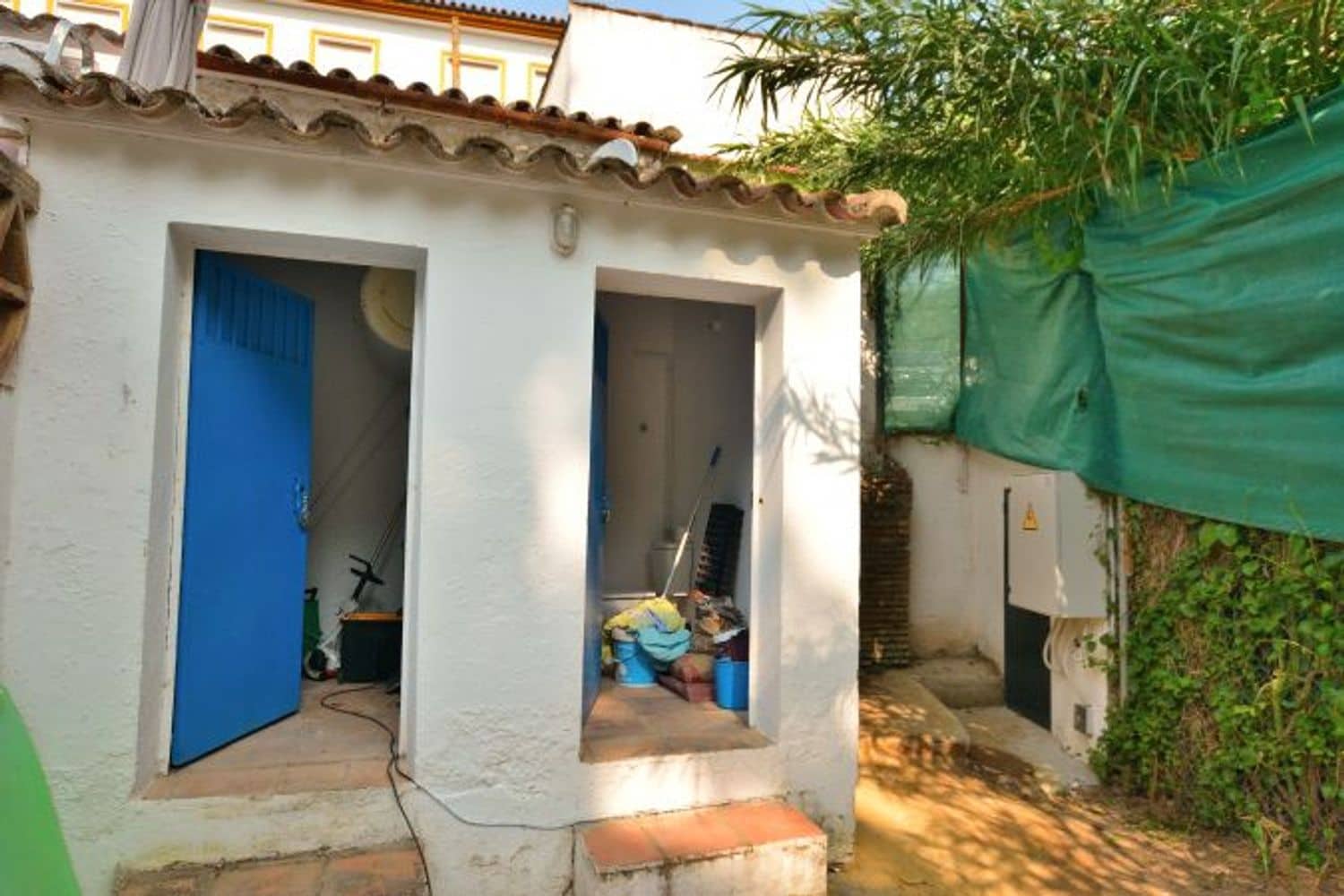 2 soveværelse Finca/Landehus til salg i Cortes de la Frontera med swimmingpool garage - € 92.000 (Ref: 9072946)