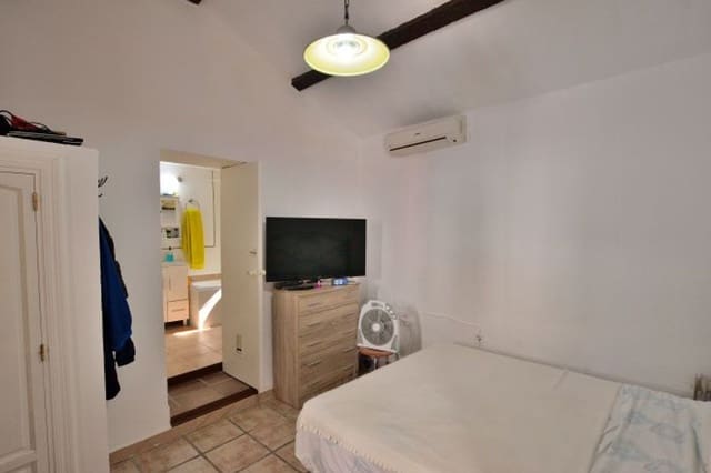 2 soveværelse Finca/Landehus til salg i Cortes de la Frontera med swimmingpool garage - € 92.000 (Ref: 9072946)