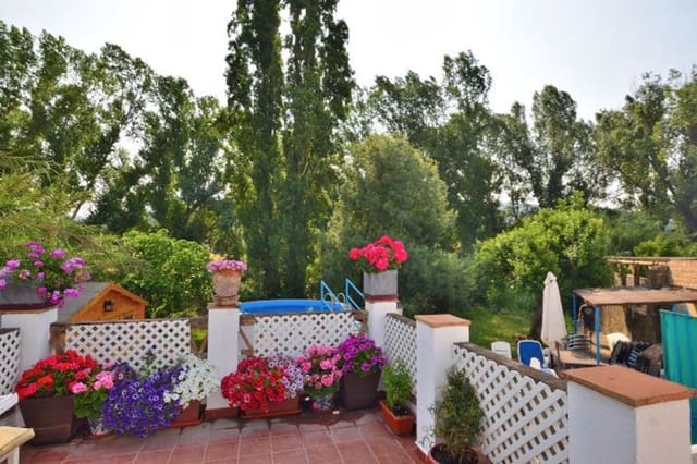 2 soveværelse Finca/Landehus til salg i Cortes de la Frontera med swimmingpool garage - € 92.000 (Ref: 9072946)