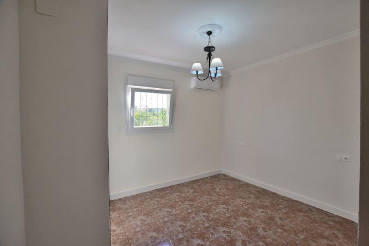 2 bedroom Finca/Country House for sale in Arriate with pool garage - € 350,000 (Ref: 9072947)