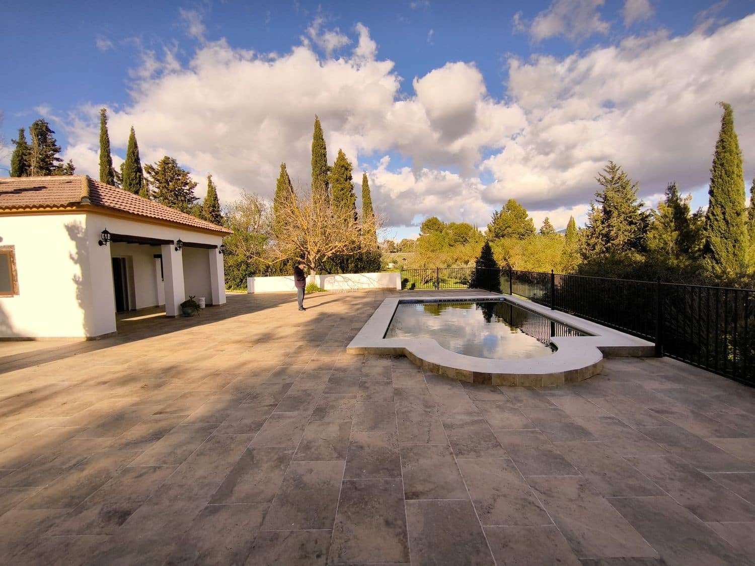 2 bedroom Finca/Country House for sale in Arriate with pool garage - € 350,000 (Ref: 9072947)