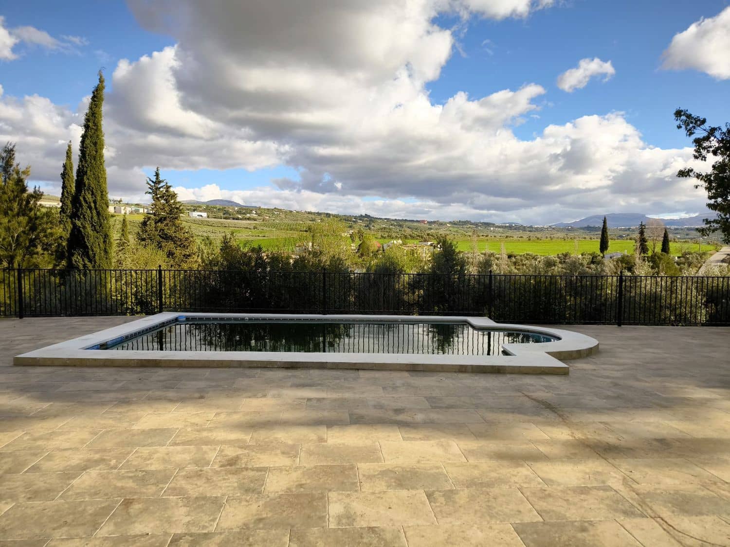 2 bedroom Finca/Country House for sale in Arriate with pool garage - € 350,000 (Ref: 9072947)