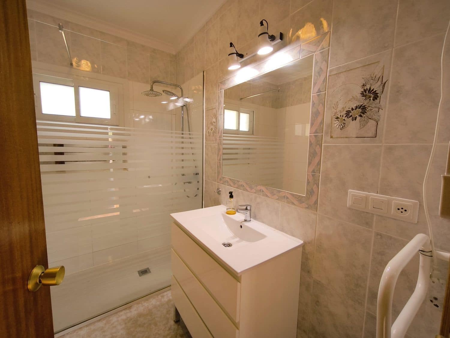 2 bedroom Finca/Country House for sale in Arriate with pool garage - € 350,000 (Ref: 9072947)