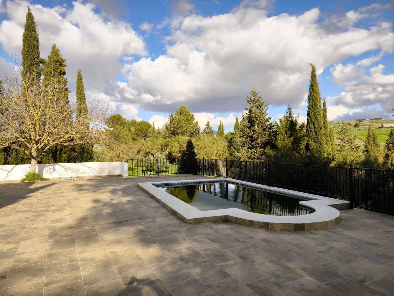 2 bedroom Finca/Country House for sale in Arriate with pool garage - € 350,000 (Ref: 9072947)