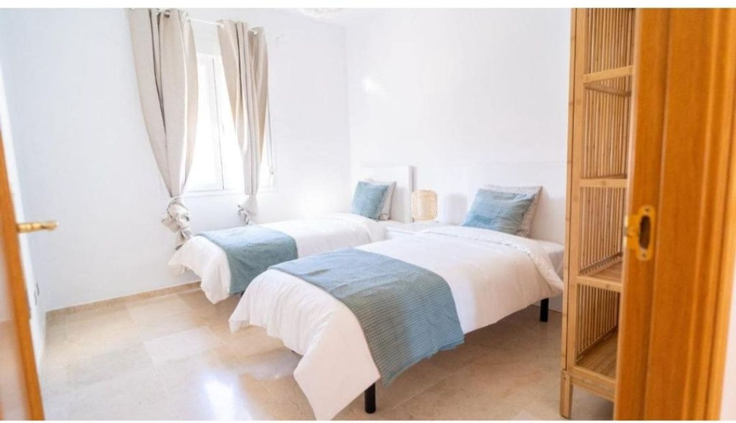 3 bedroom Townhouse for rent in Ronda with pool garage - € 900 (Ref: 9074654)