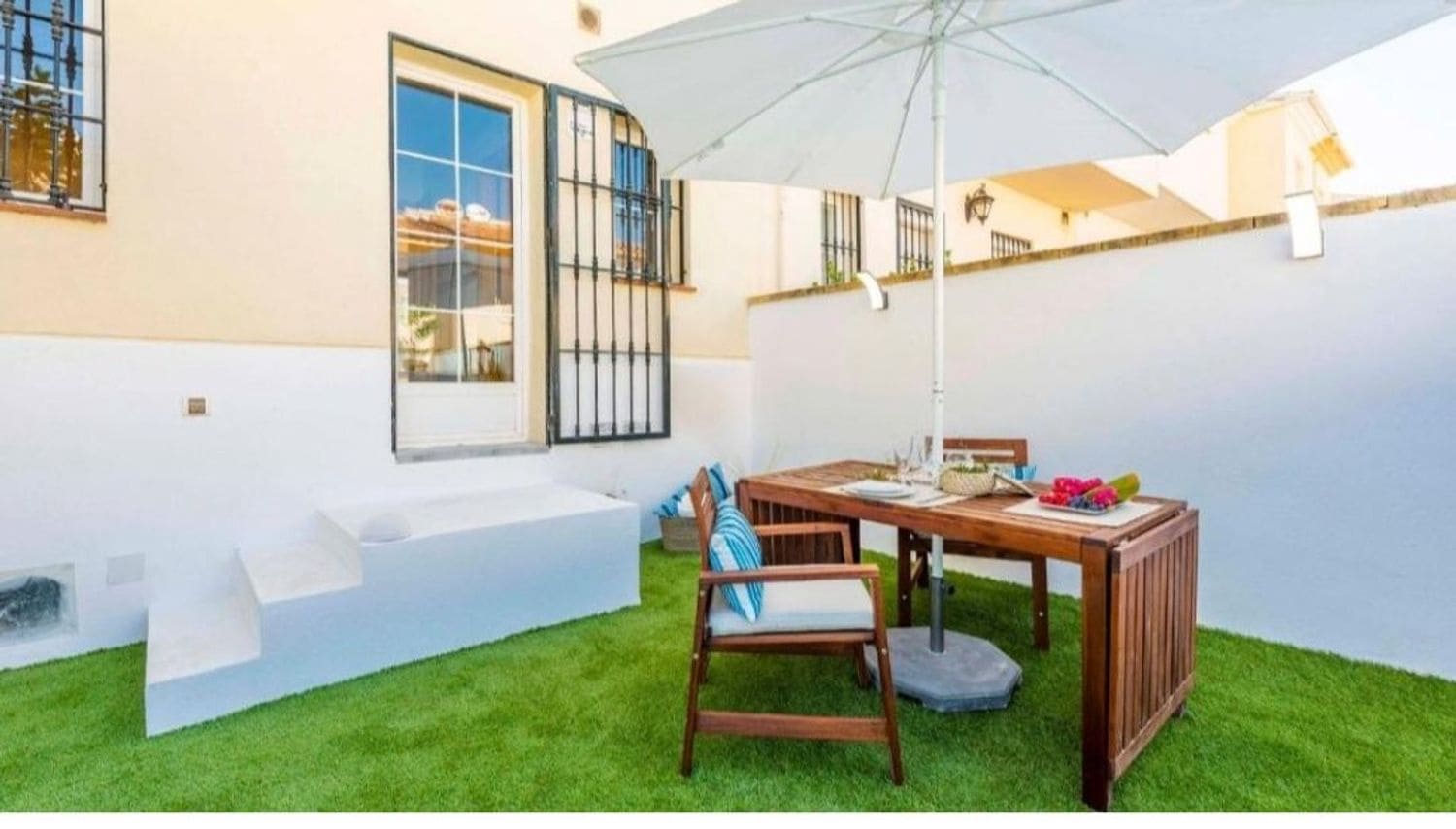 3 bedroom Townhouse for rent in Ronda with pool garage - € 900 (Ref: 9074654)