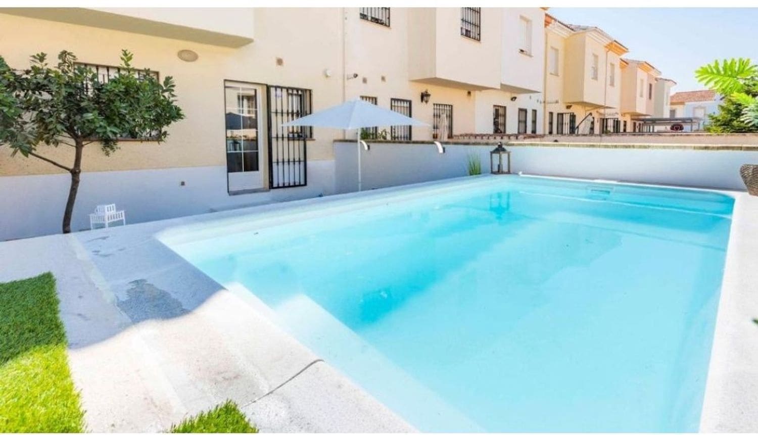 3 bedroom Townhouse for rent in Ronda with pool garage - € 900 (Ref: 9074654)