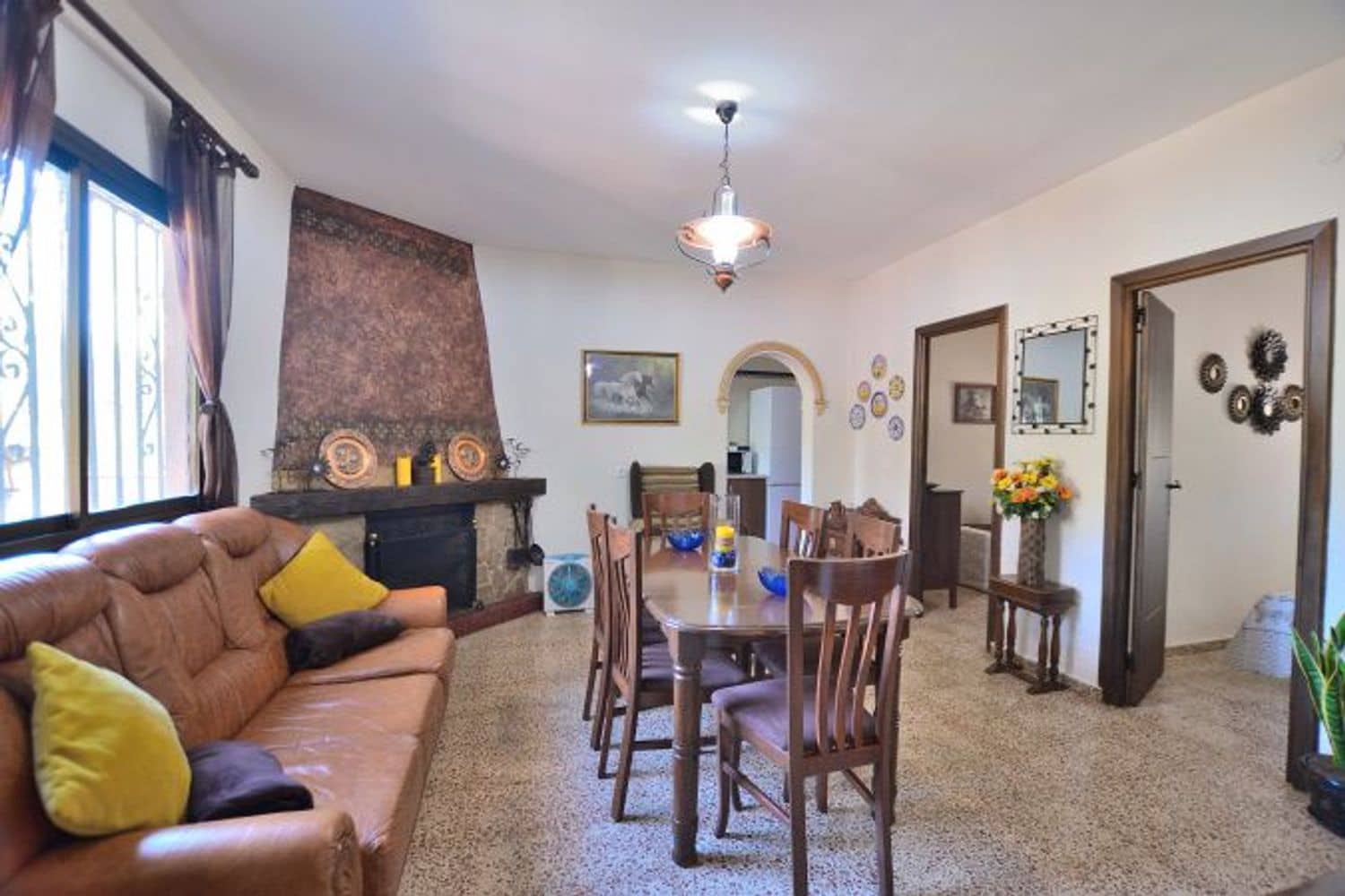 3 soveværelse Finca/Landehus til salg i Benaojan med swimmingpool garage - € 230.000 (Ref: 9101871)