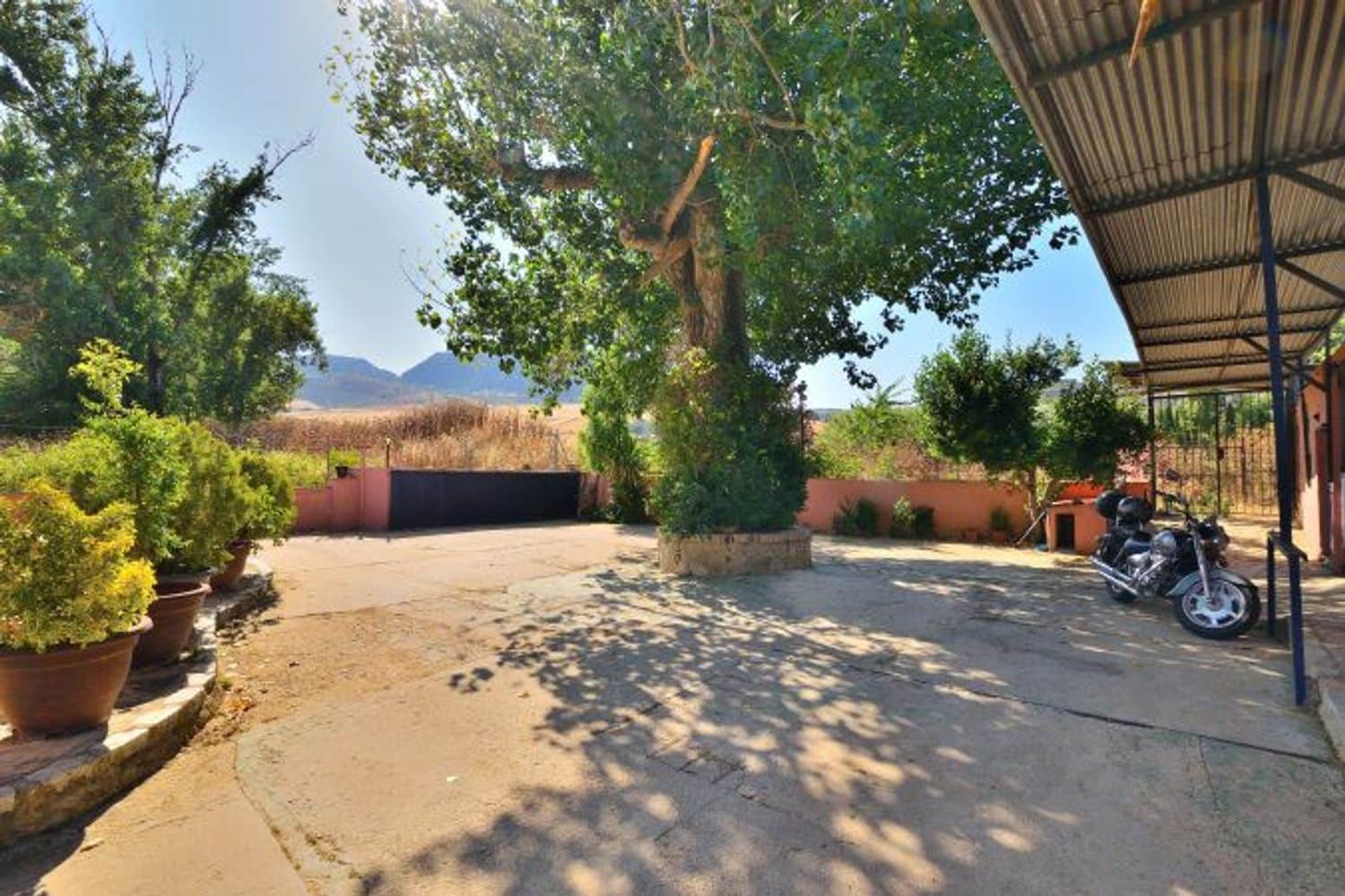 3 soveværelse Finca/Landehus til salg i Benaojan med swimmingpool garage - € 230.000 (Ref: 9101871)