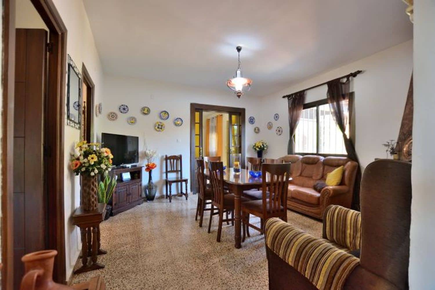 3 soveværelse Finca/Landehus til salg i Benaojan med swimmingpool garage - € 230.000 (Ref: 9101871)