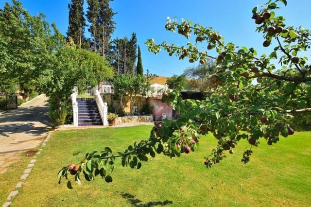 3 soveværelse Finca/Landehus til salg i Benaoján med swimmingpool garage - € 230.000 (Ref: 9101871)