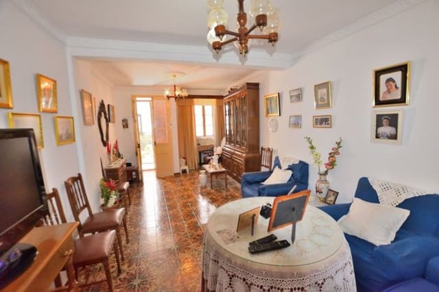 3 makuuhuone Omakotitalo myytävänä paikassa Arriate mukana 
autotalli - 135 000 € (Ref: 9101872)