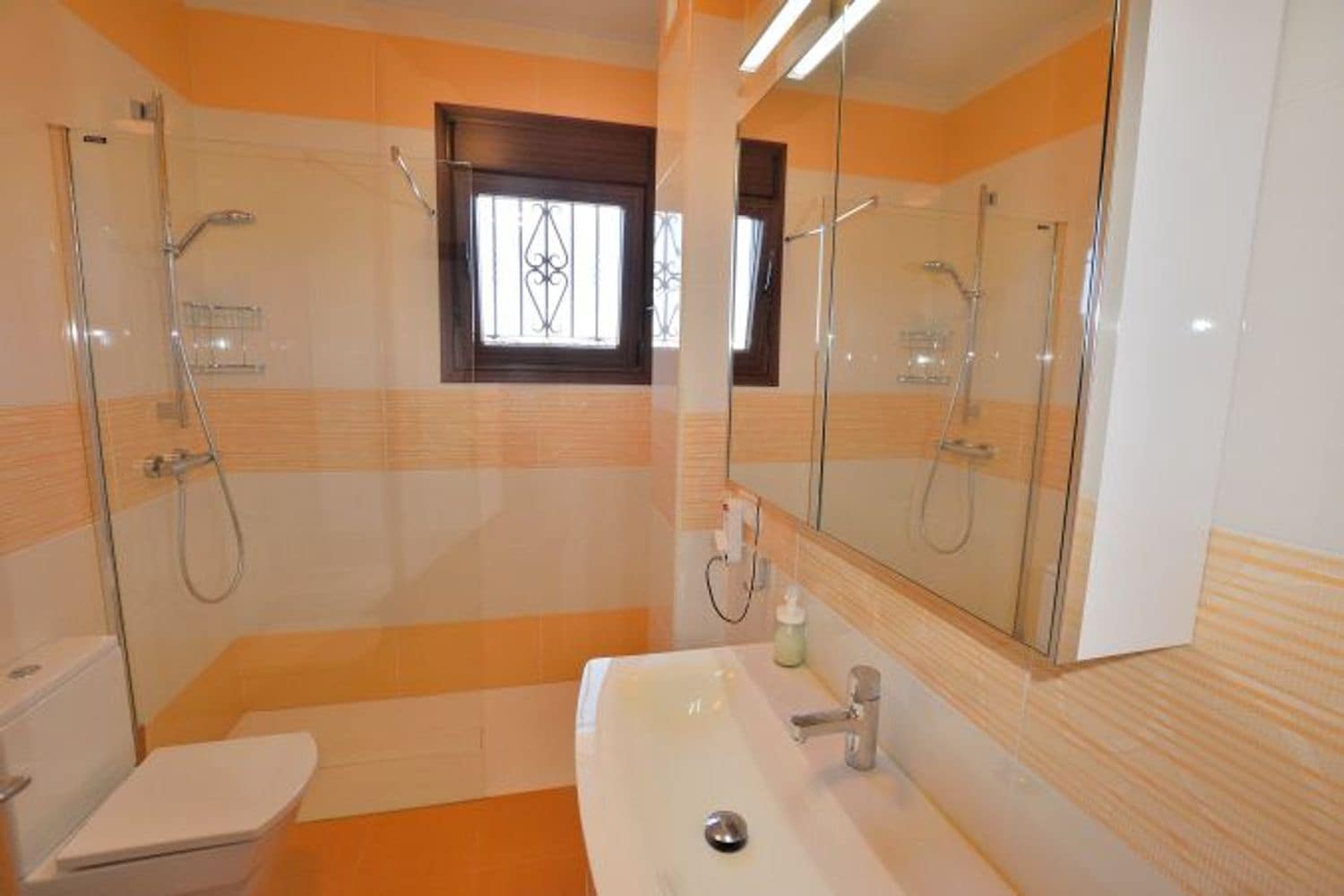 4 soveværelse Villa til salg i Ronda med swimmingpool garage - € 396.000 (Ref: 9101873)