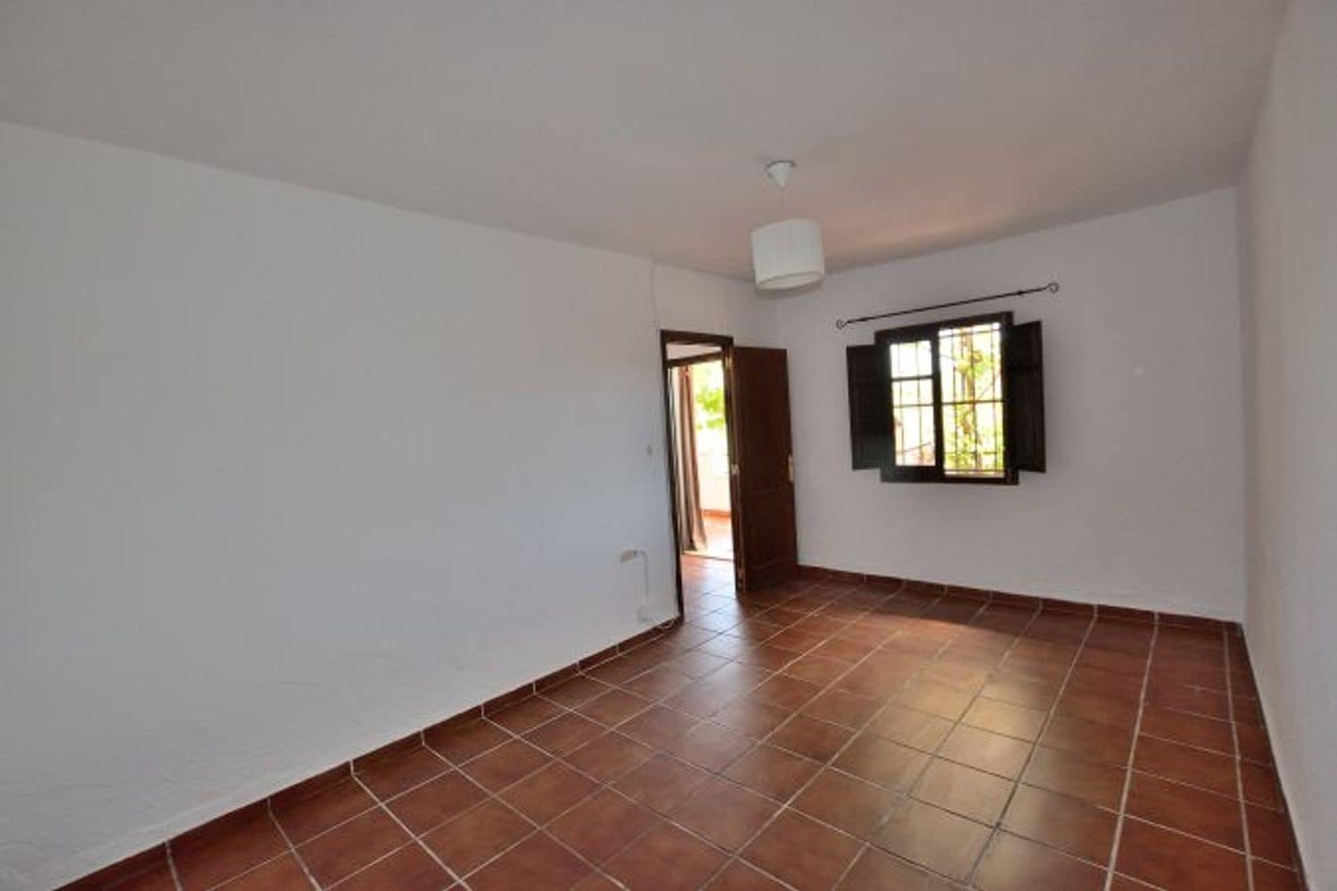 3 slaapkamer Finca/Landhuis te koop in Montecorto met garage - € 280.000 (Ref: 9111764)