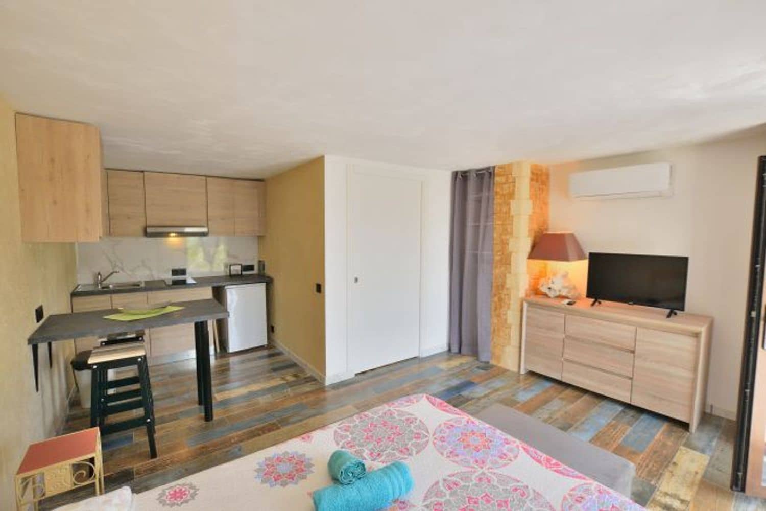 4 soveværelse Finca/Landehus til salg i El Gastor med swimmingpool garage - € 295.000 (Ref: 9111765)