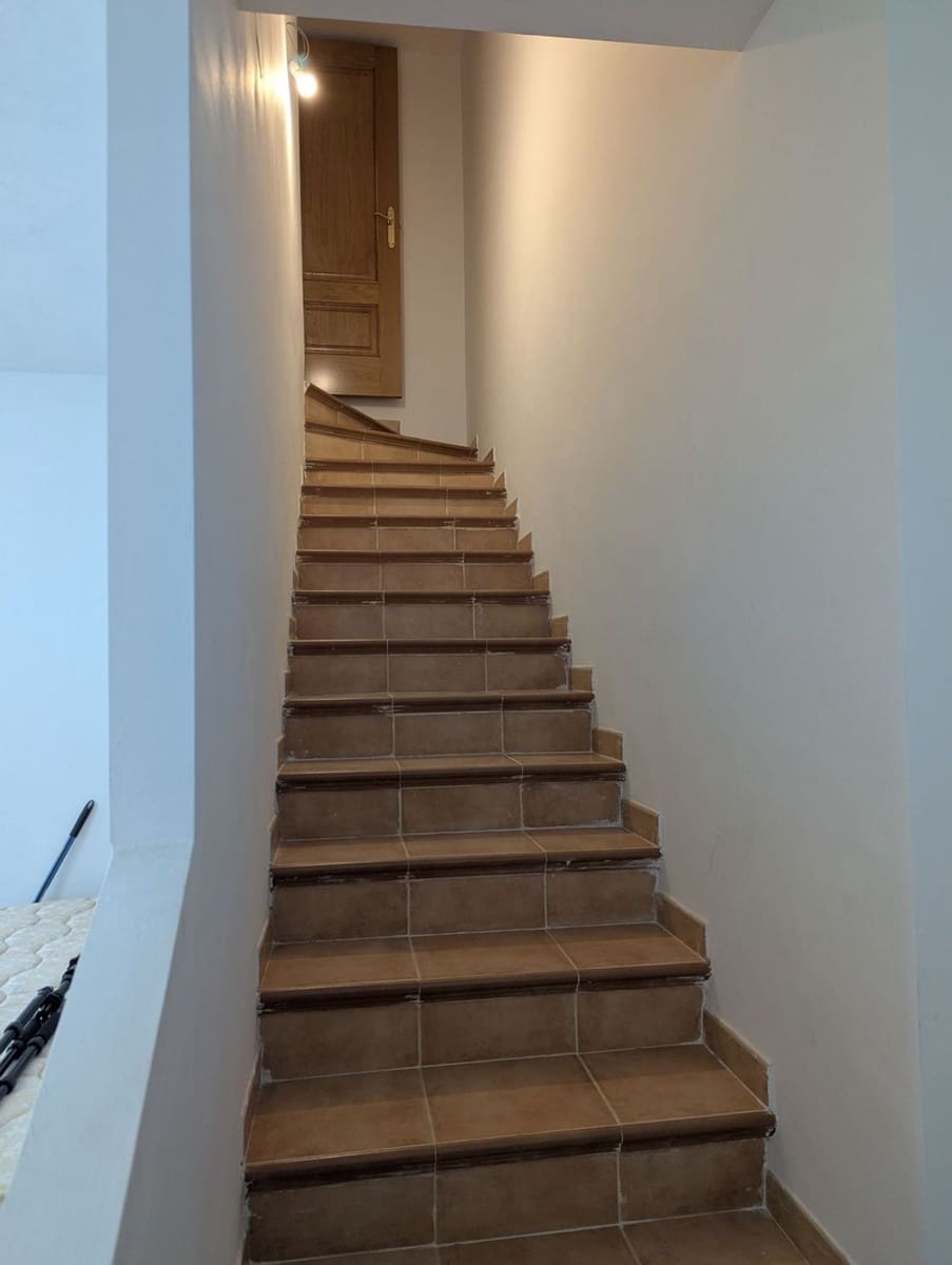 5 soveværelse Byhus til salg i Benaojan med swimmingpool garage - € 199.500 (Ref: 9145216)