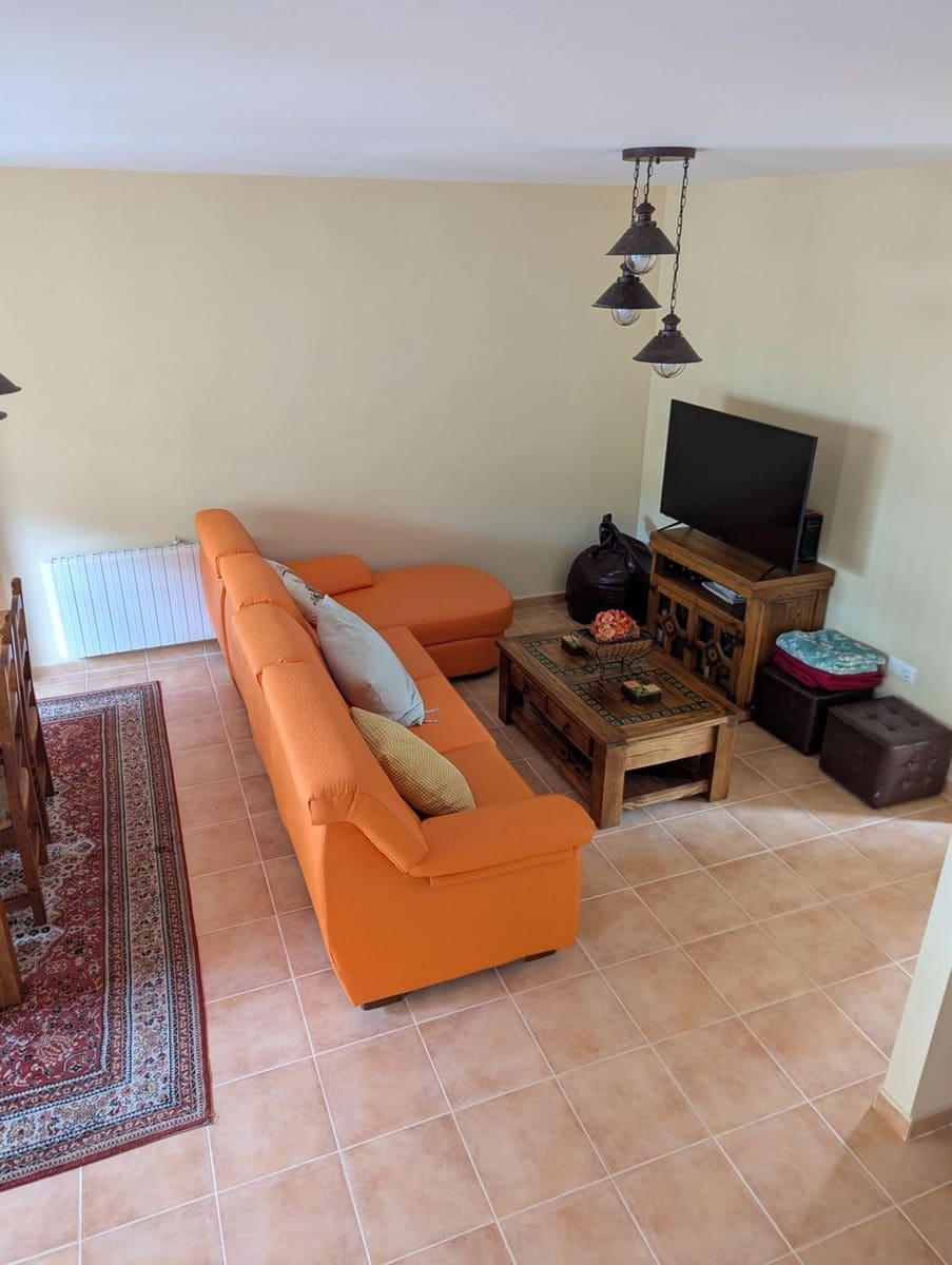 5 soveværelse Byhus til salg i Benaojan med swimmingpool garage - € 199.500 (Ref: 9145216)