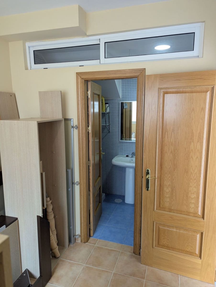 5 soveværelse Byhus til salg i Benaojan med swimmingpool garage - € 199.500 (Ref: 9145216)