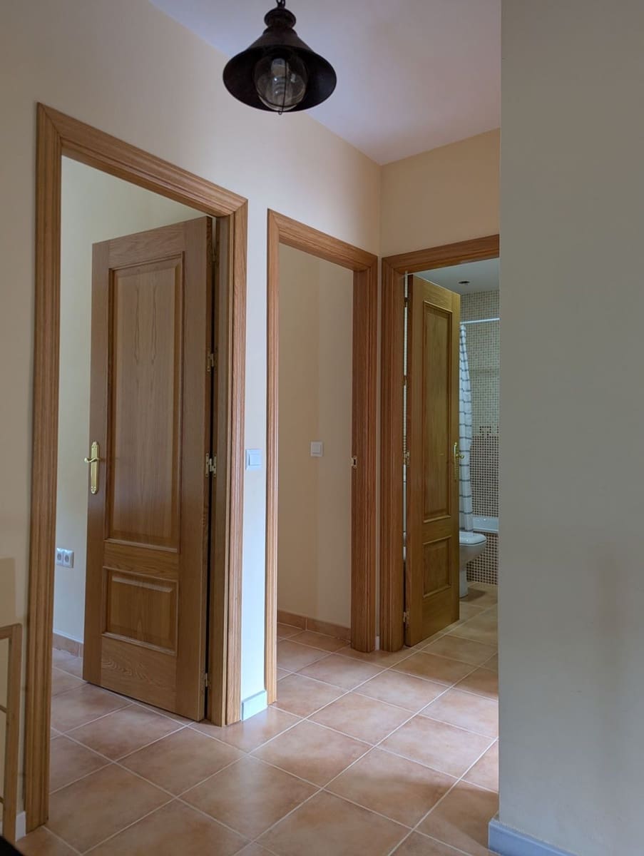 5 soveværelse Byhus til salg i Benaojan med swimmingpool garage - € 199.500 (Ref: 9145216)