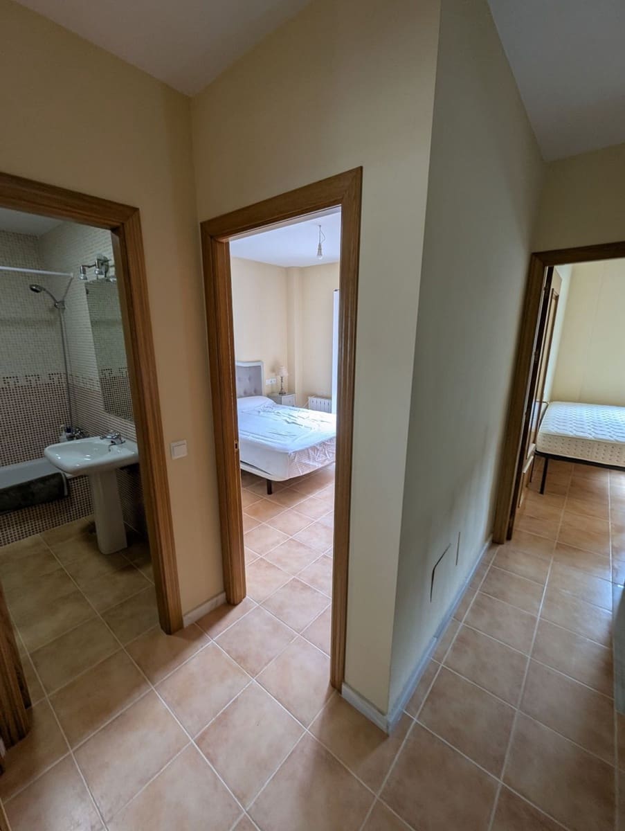 5 soveværelse Byhus til salg i Benaojan med swimmingpool garage - € 199.500 (Ref: 9145216)