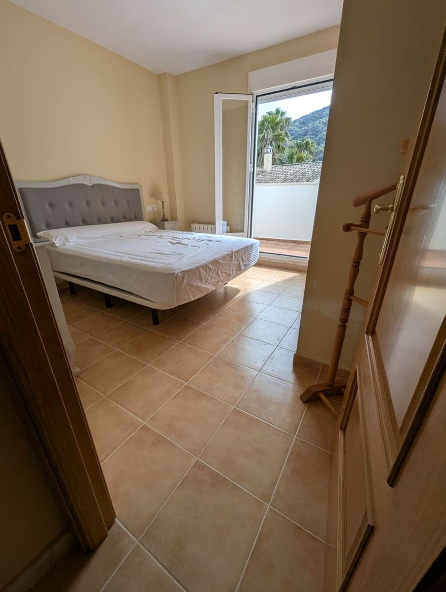 5 soveværelse Byhus til salg i Benaojan med swimmingpool garage - € 199.500 (Ref: 9145216)