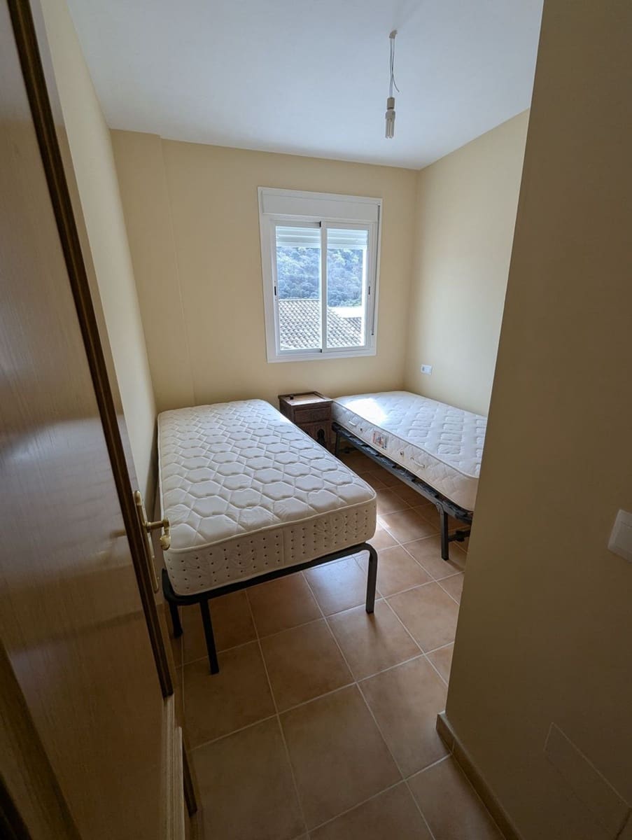 5 soveværelse Byhus til salg i Benaojan med swimmingpool garage - € 199.500 (Ref: 9145216)