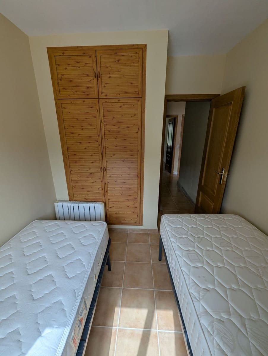 5 soveværelse Byhus til salg i Benaojan med swimmingpool garage - € 199.500 (Ref: 9145216)