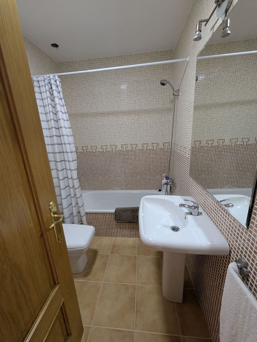 5 soveværelse Byhus til salg i Benaojan med swimmingpool garage - € 199.500 (Ref: 9145216)