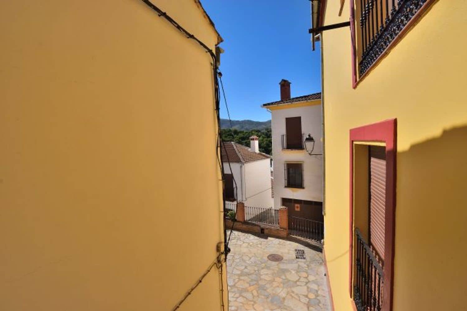 4 soveværelse Byhus til salg i Farajan med garage - € 79.000 (Ref: 9202101)