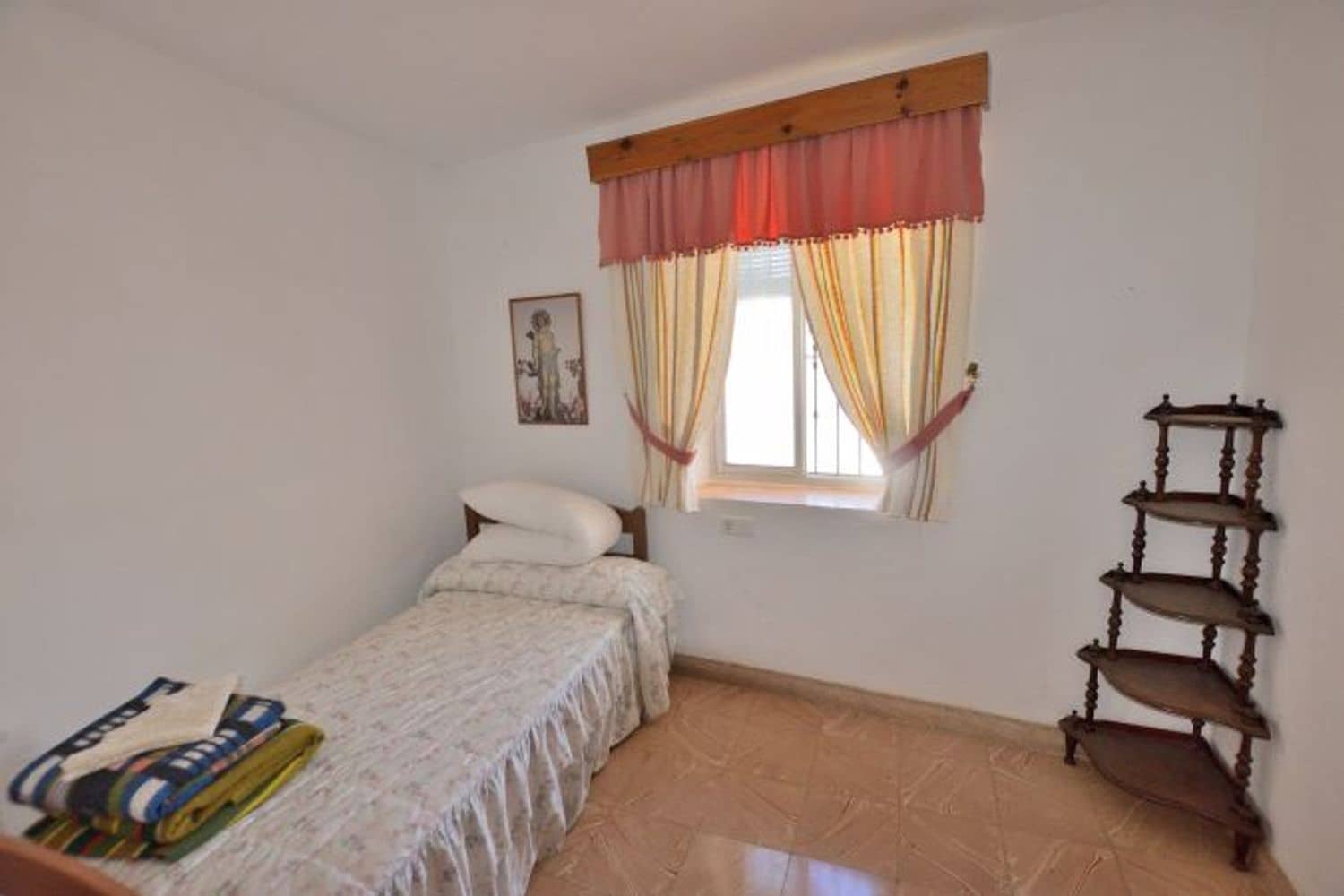 4 soveværelse Byhus til salg i Farajan med garage - € 79.000 (Ref: 9202101)