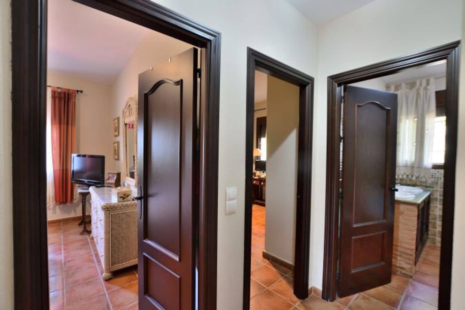 5 bedroom Finca/Country House for sale in Arriate with pool garage - € 430,000 (Ref: 9294138)