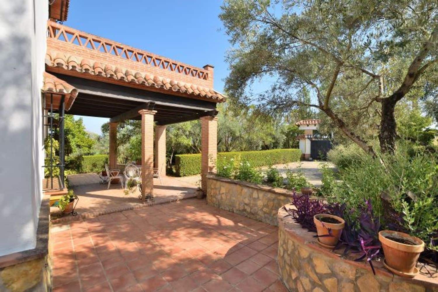 5 bedroom Finca/Country House for sale in Arriate with pool garage - € 430,000 (Ref: 9294138)