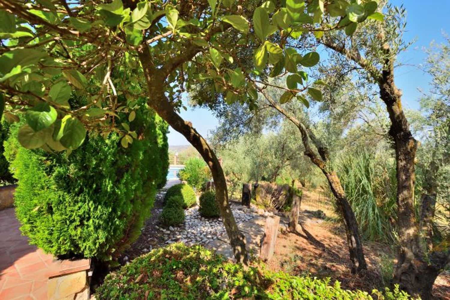 5 bedroom Finca/Country House for sale in Arriate with pool garage - € 430,000 (Ref: 9294138)