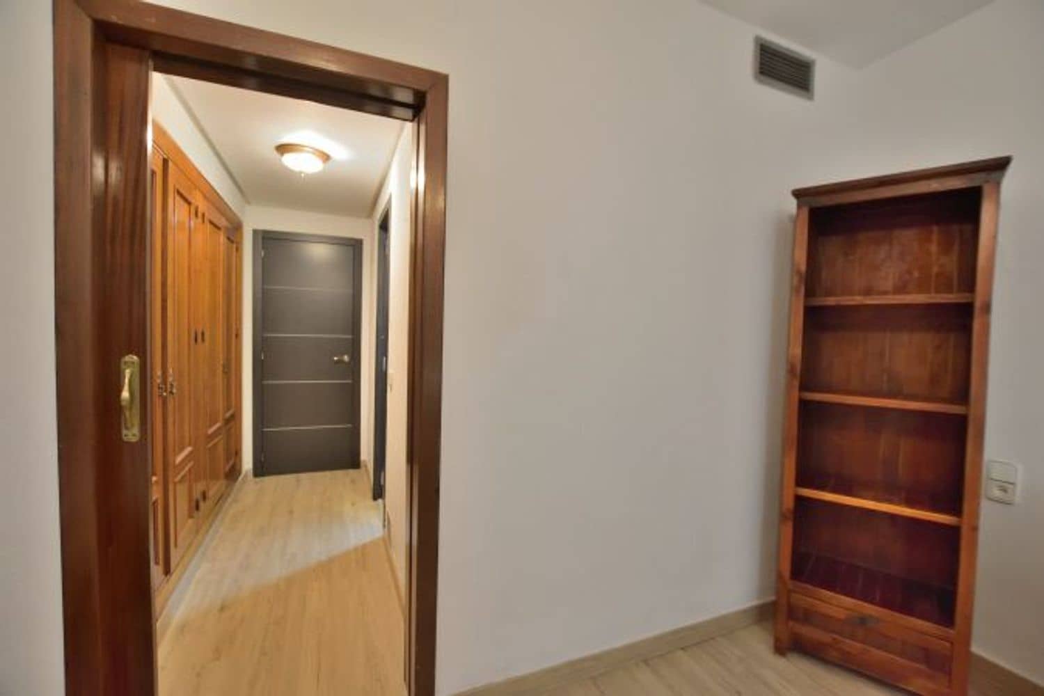 6 soveværelse Lejlighed til salg i Ronda med garage - € 255.000 (Ref: 9294140)