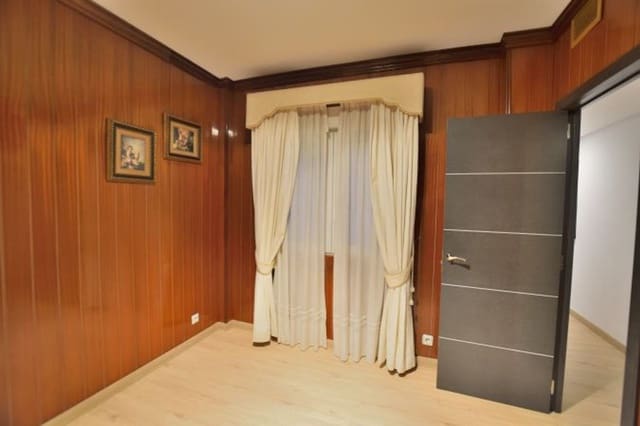 6 soveværelse Lejlighed til salg i Ronda med garage - € 255.000 (Ref: 9294140)