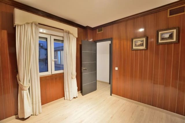 6 soveværelse Lejlighed til salg i Ronda med garage - € 255.000 (Ref: 9294140)