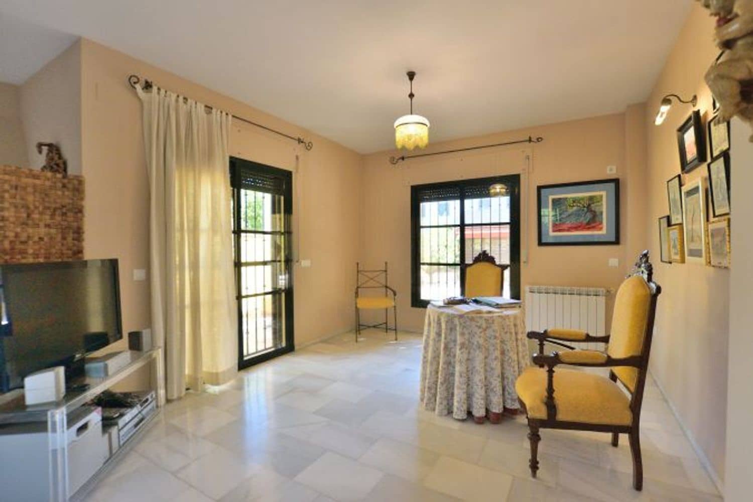 4 soveværelse Villa til salg i Ronda med garage - € 375.000 (Ref: 9302924)