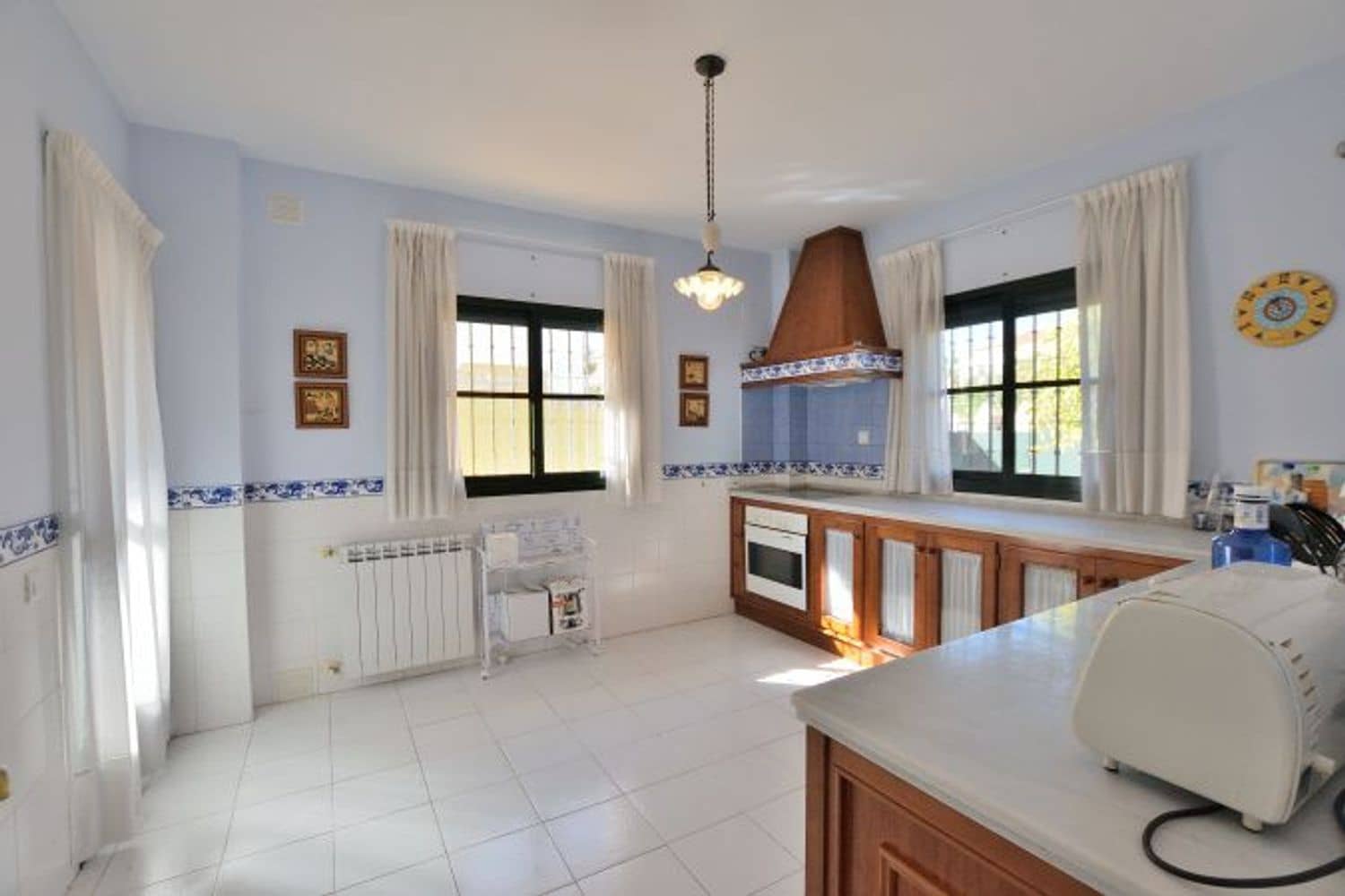 4 soveværelse Villa til salg i Ronda med garage - € 375.000 (Ref: 9302924)