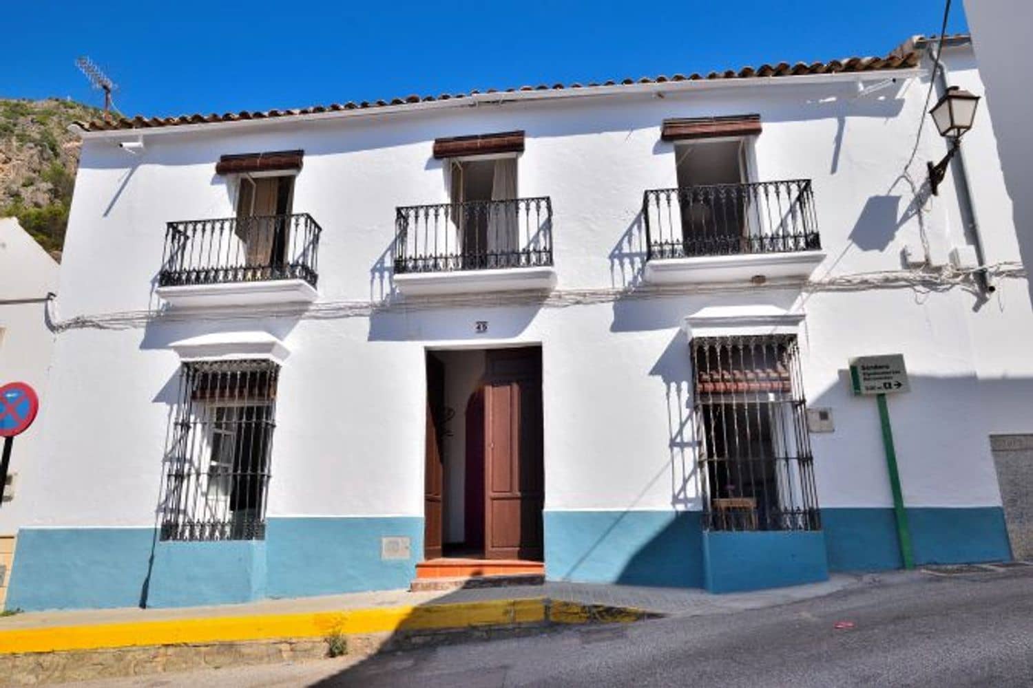 7 bedroom Townhouse for sale in Algodonales with garage - € 199,500 (Ref: 9317057)