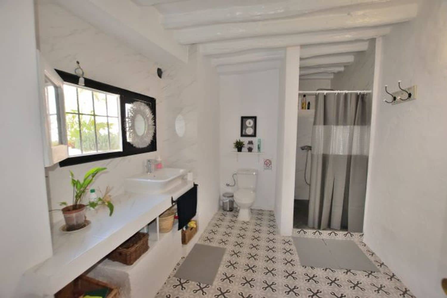 7 bedroom Townhouse for sale in Algodonales with garage - € 199,500 (Ref: 9317057)