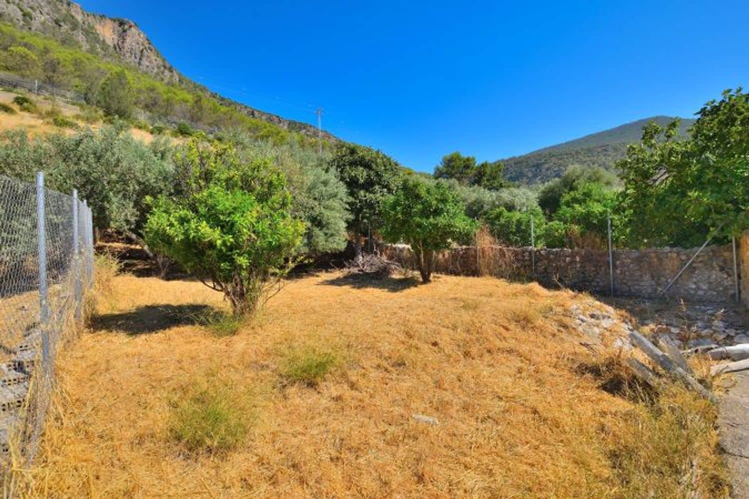 7 bedroom Townhouse for sale in Algodonales with garage - € 199,500 (Ref: 9317057)