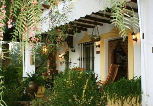 4 bedroom Finca/Country House for rent in Arriate with pool garage - € 1,500 (Ref: 9321460)